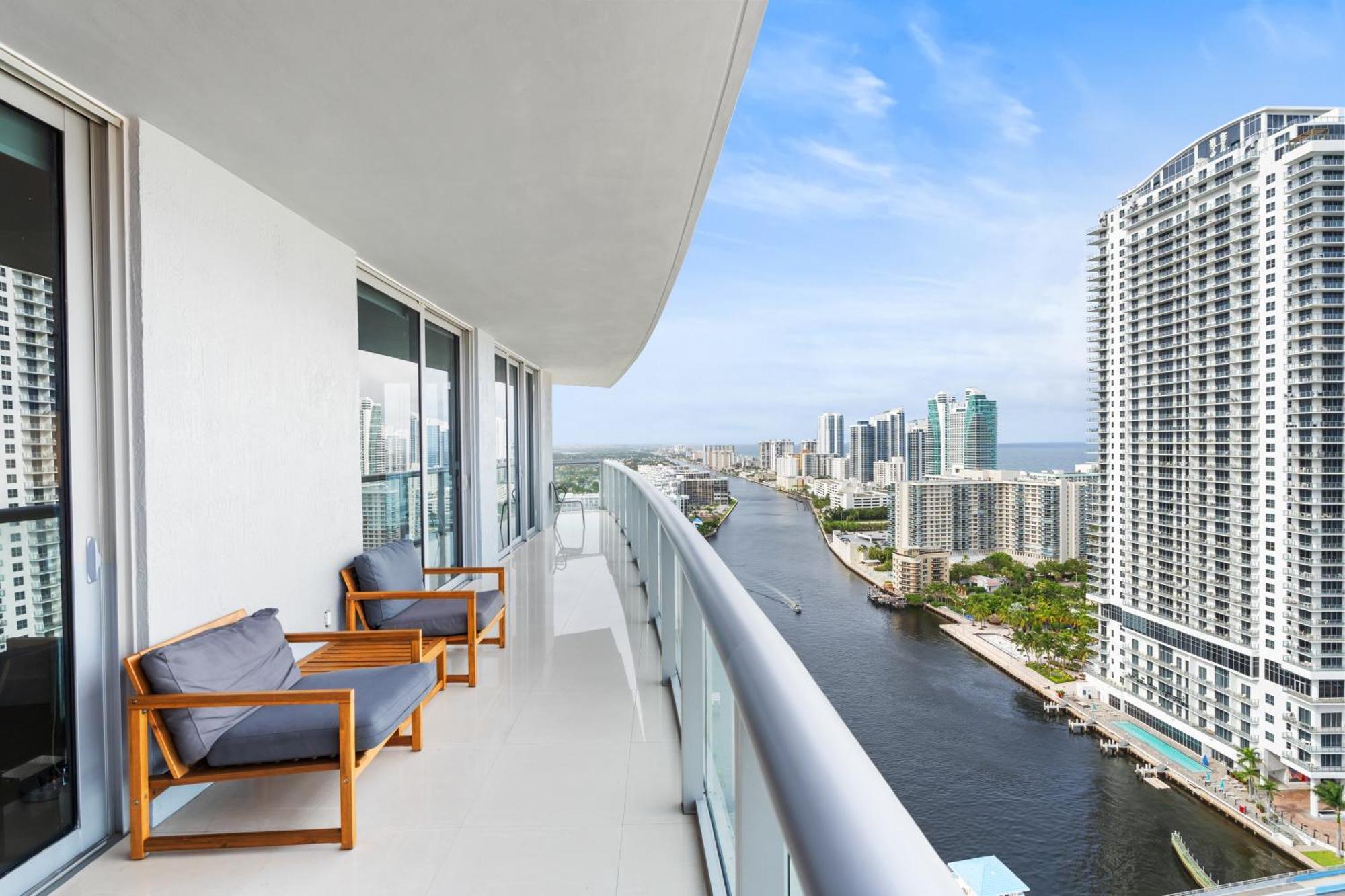 Beachwalk Resort - Vip Tower - Oceanview Unit 3 Bedroom & 3 Bathroom Hallandale Beach Exterior photo