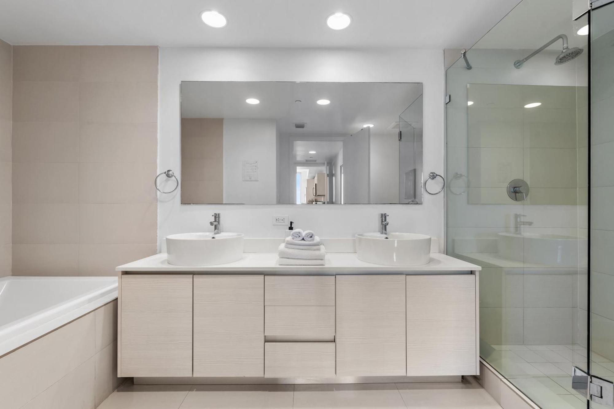 Beachwalk Resort - Vip Tower - Oceanview Unit 3 Bedroom & 3 Bathroom Hallandale Beach Exterior photo